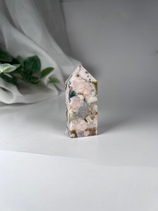 Green Flower agate tower