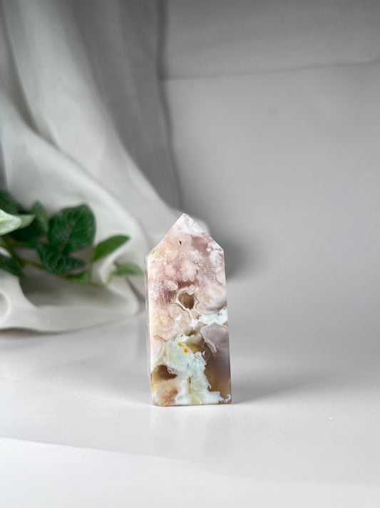 Green Flower agate tower