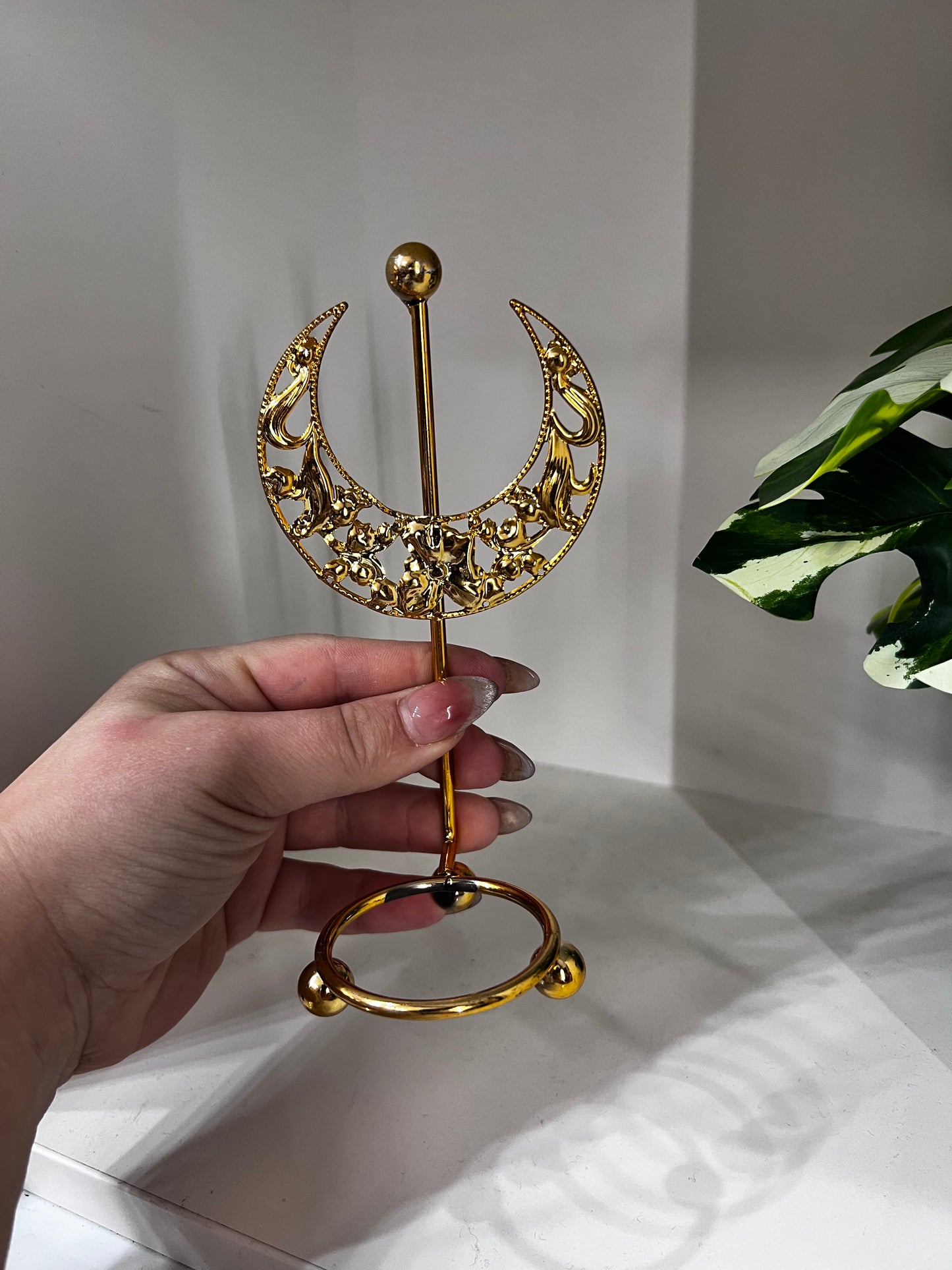 Crescent Moon Sphere Holder