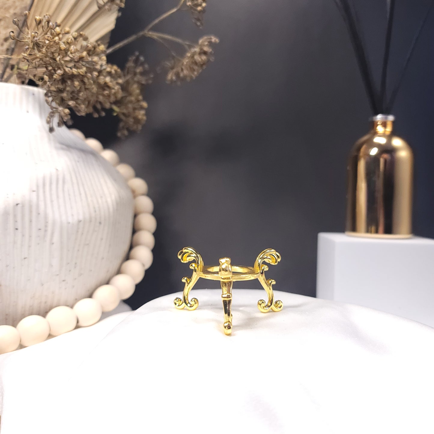 3 Corner Sphere Stand