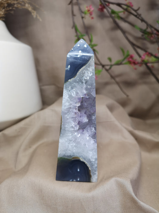 Amethyst with agate 5.25"