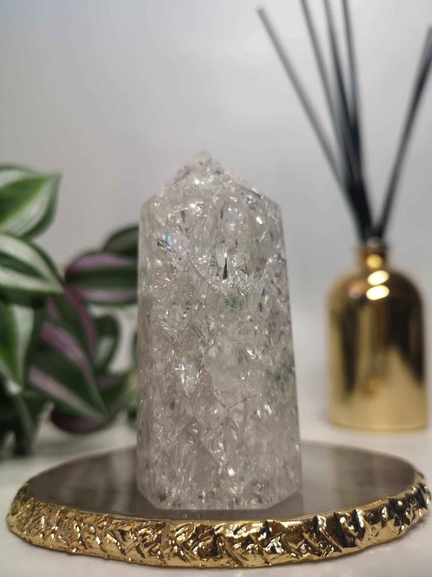 Crackle quartz tower