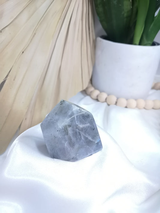 Labradorite Stone