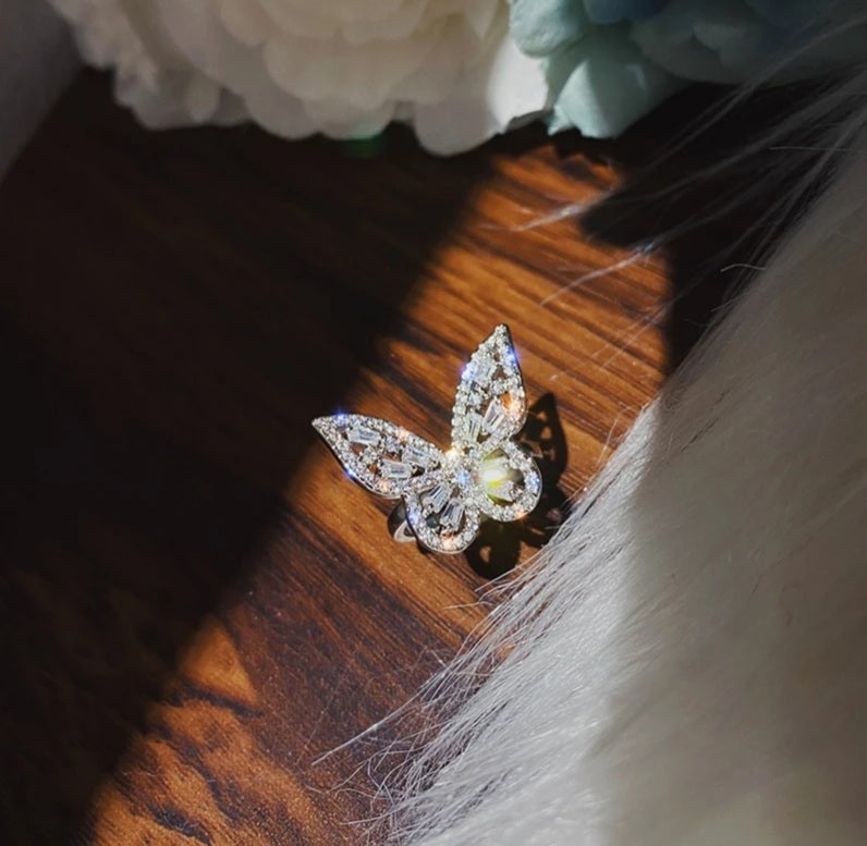 Butterfly ring