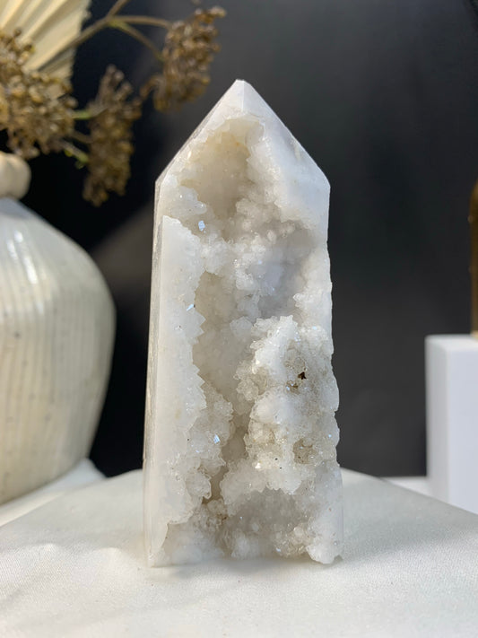 White sugar agate 3.75” *RARE*