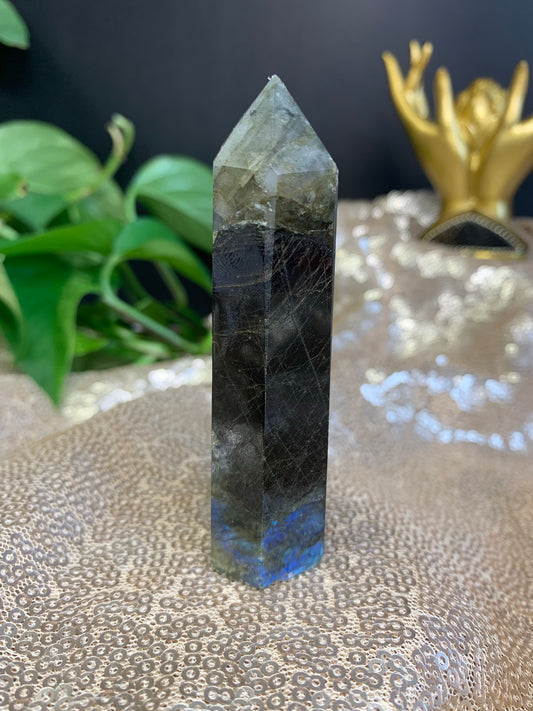 labradorite point