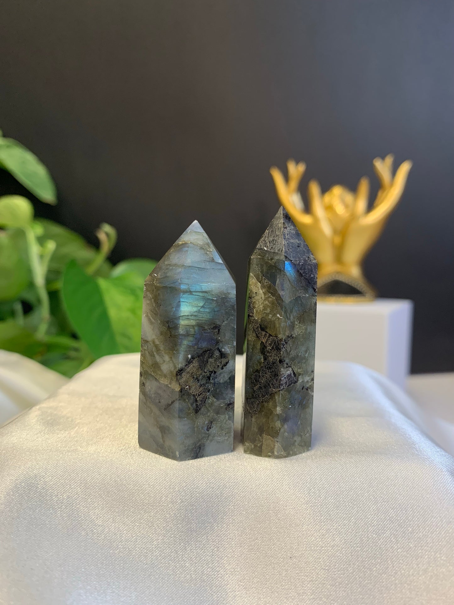 labradorite point