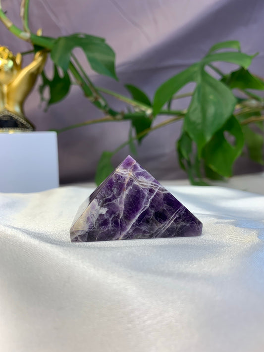 Dream amethyst pyramid