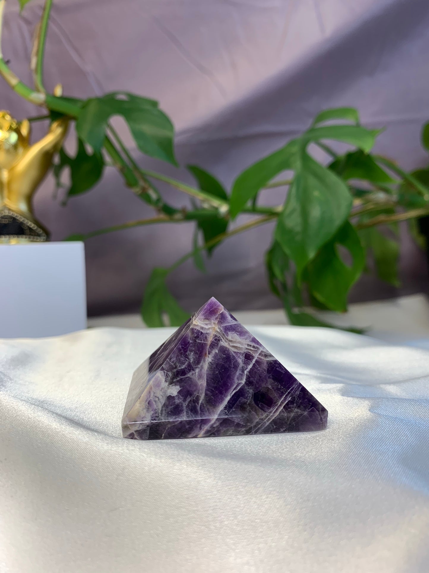 Dream amethyst pyramid