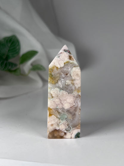 Green Flower agate tower