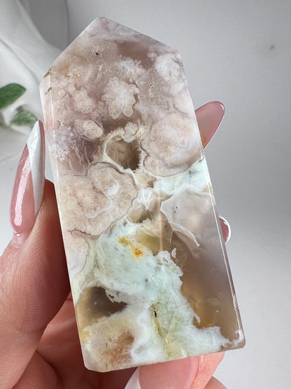 Green Flower agate tower