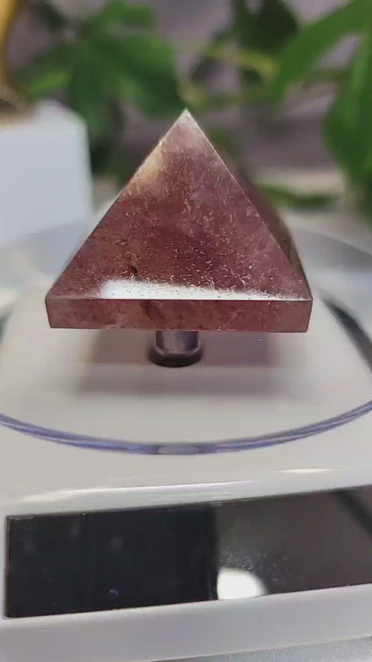 Strawberry quartz pyramid