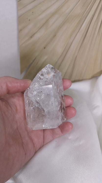 Crackle Quartz Point