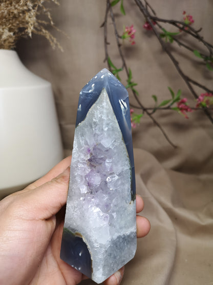 Amethyst with agate 5.25"