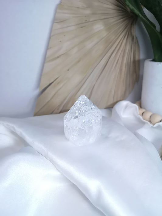 Crackle Quartz Point