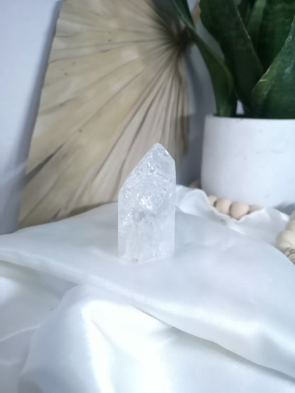 Crackle Quartz Point